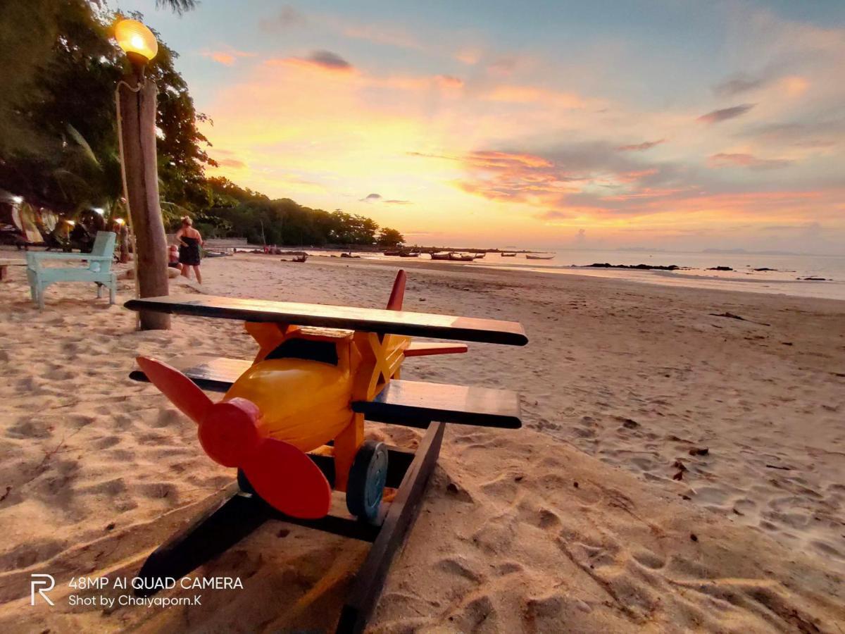 Banana Beach Resort Ko Lanta Eksteriør billede